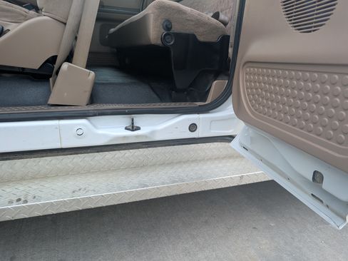 Used 1999 Ford F350 2WD SuperCab DRW Super Duty image 6