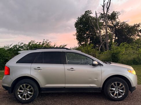 Used 2011 Ford Edge Limited w/ Driver Entry Pkg AWD/4WD image 2