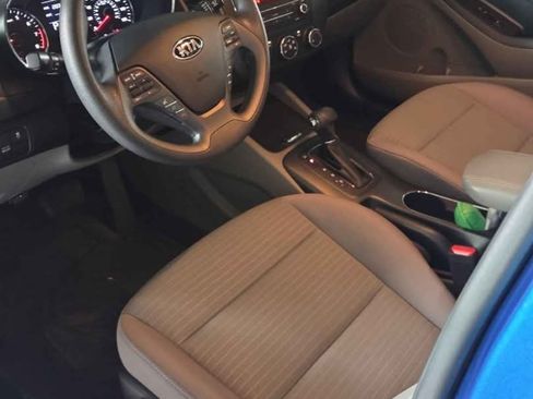 Used 2014 Kia Forte LX w/ Popular Package FWD image 2