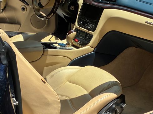 Used 2016 Maserati GranTurismo Convertible RWD image 12
