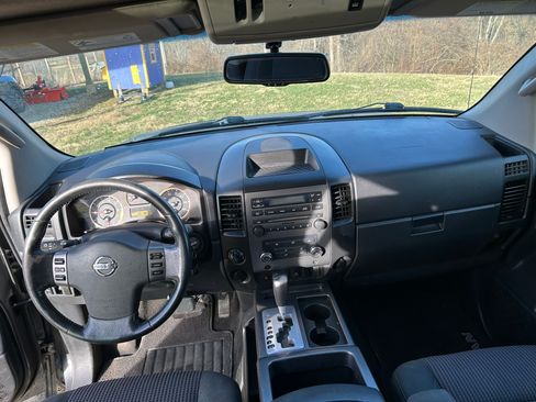 Used 2009 Nissan Titan SE w/ SE Drivers Convenience Pkg image 8