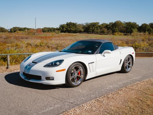 Used 2013 Chevrolet Corvette Grand Sport w/ 4LT Preferred Equipment Group image 2