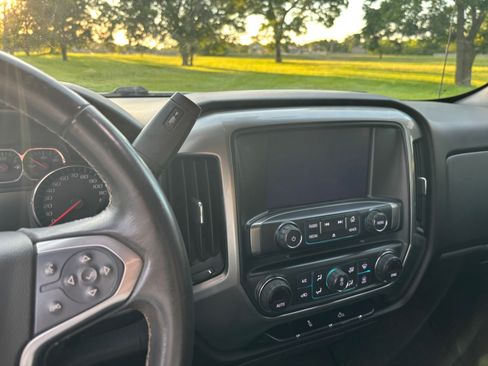 Used 2018 Chevrolet Silverado 1500 LT w/ Texas Edition RWD image 10
