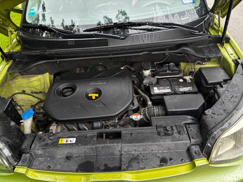 Used 2016 Kia Soul + FWD image 10