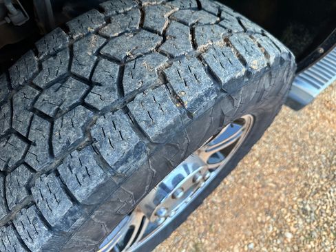 Used 2016 Ford F250 Platinum w/ FX4 Off-Road Package AWD/4WD image 30