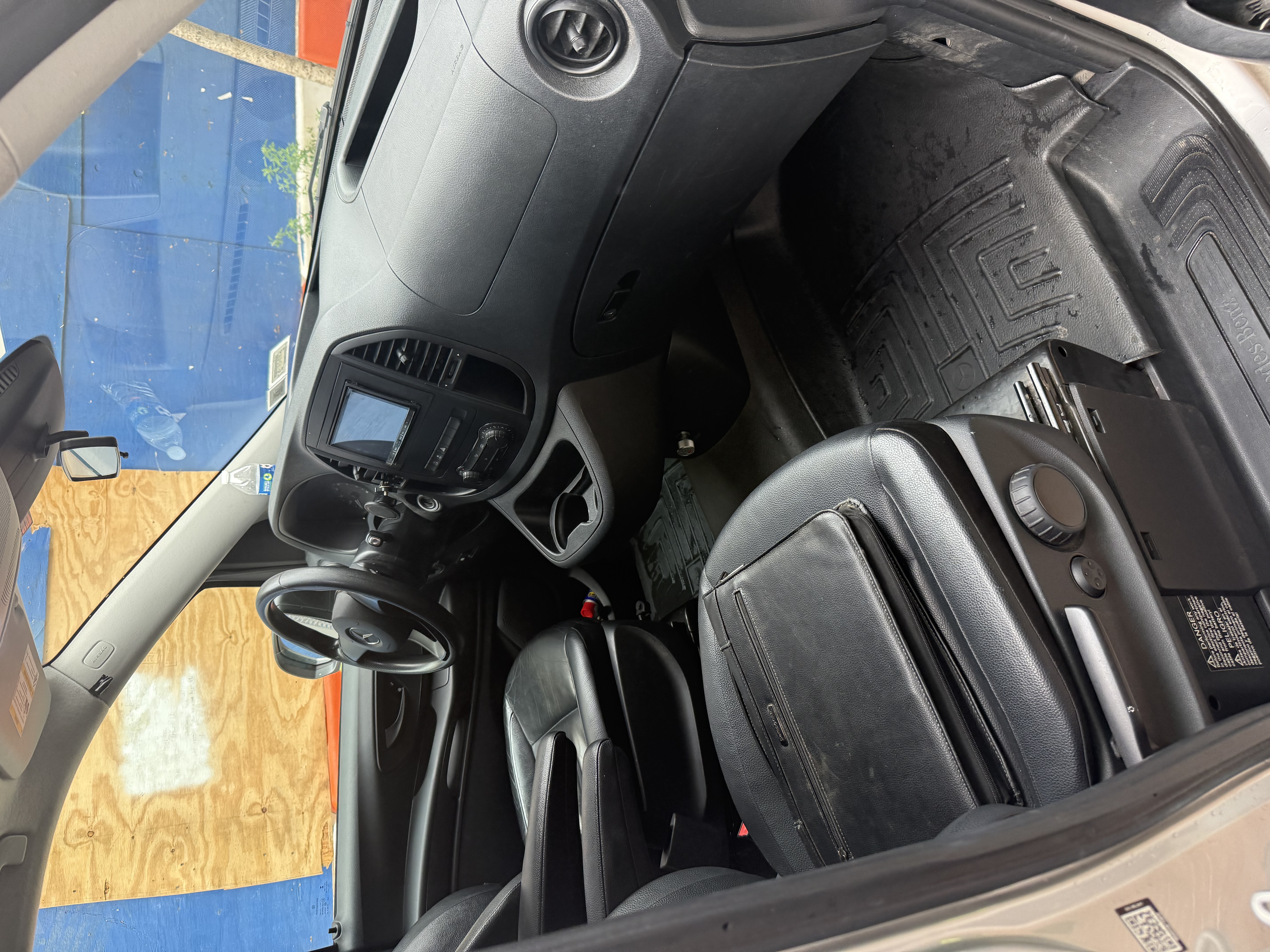 Used 2017 Mercedes-Benz Metris image 10