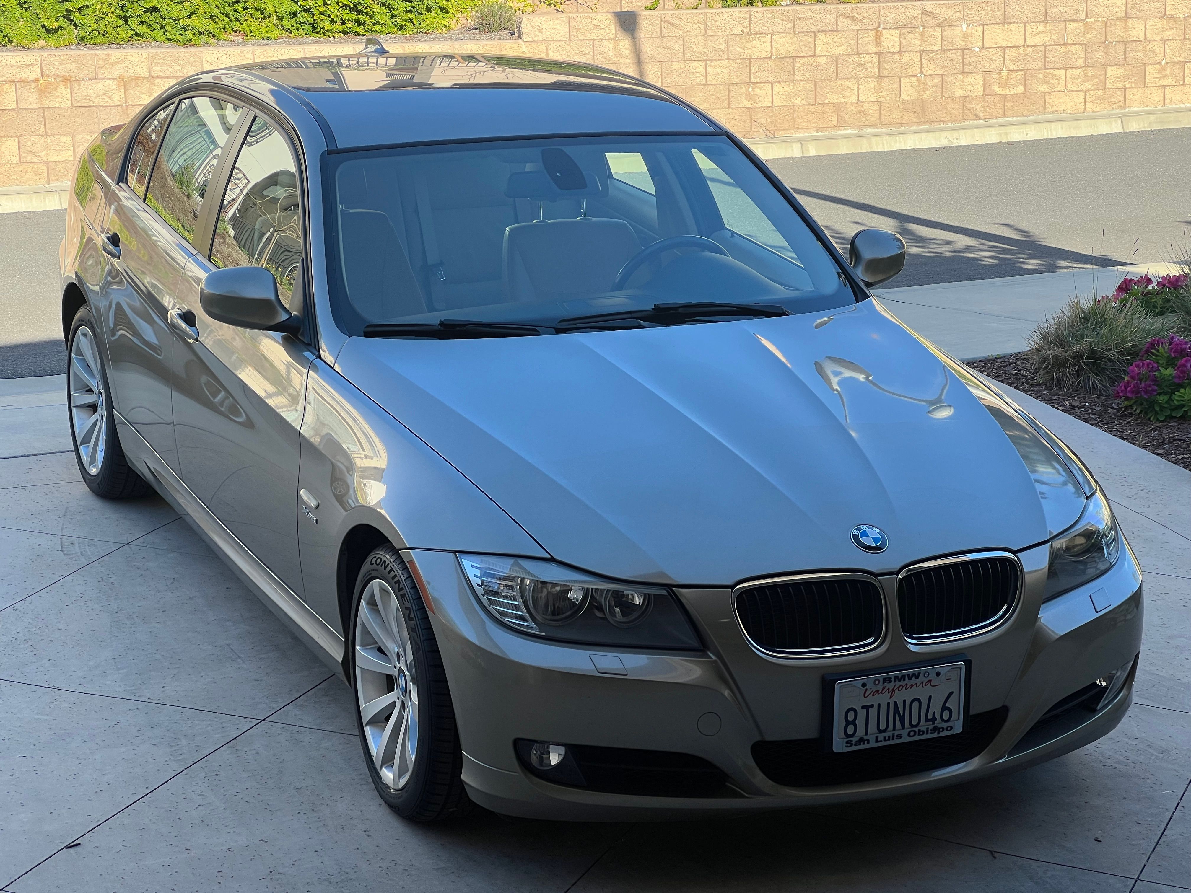 Used 2011 BMW 328i xDrive Sedan AWD/4WD image 1
