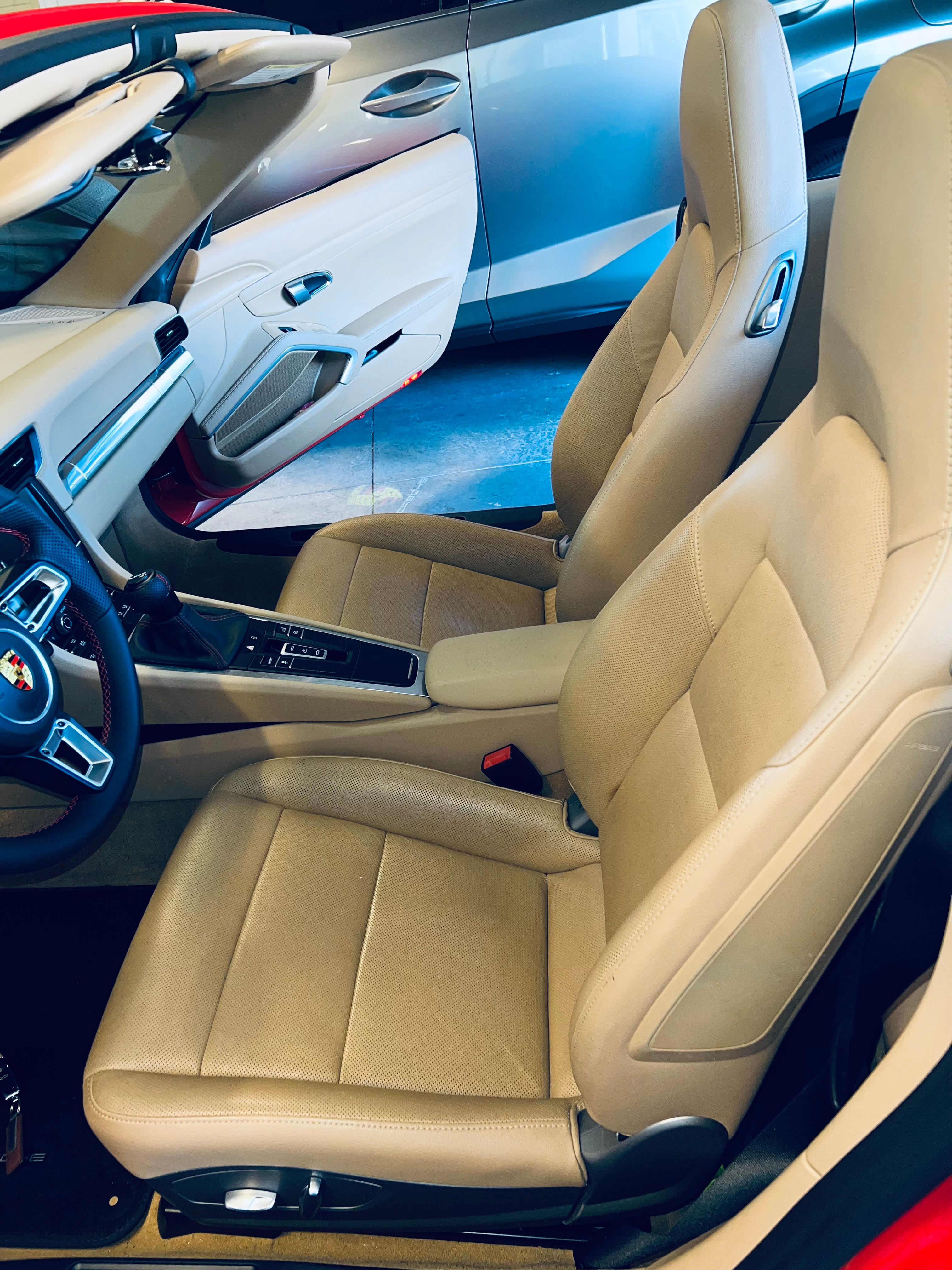 Used 2013 Porsche 911 Carrera RWD image 9