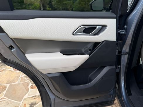Used 2019 Land Rover Range Rover Velar S AWD/4WD image 16