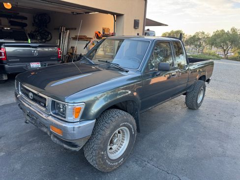 Used 1992 Toyota Pickup SR5 AWD/4WD image 4