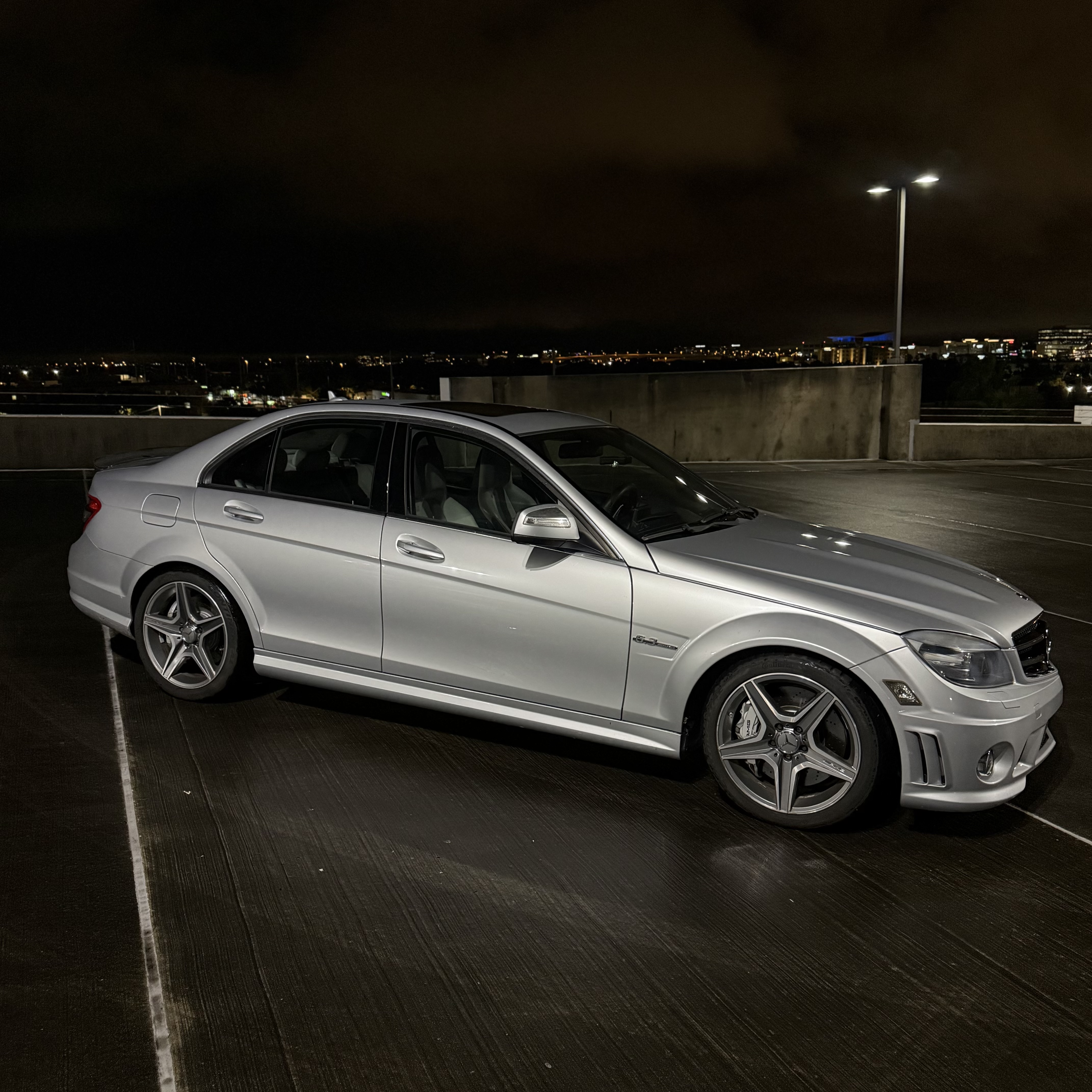 Used 2009 Mercedes-Benz C 63 AMG Sedan image 12