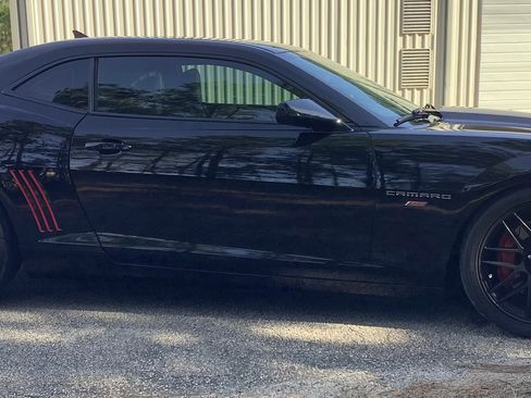 Used 2010 Chevrolet Camaro SS w/ RS Package image 2