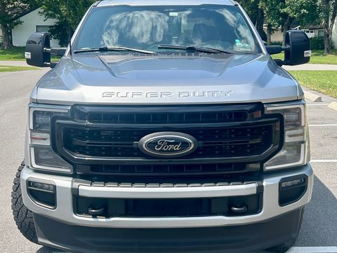 Used 2022 Ford F250 Lariat w/ Black Appearance Package AWD/4WD image 10