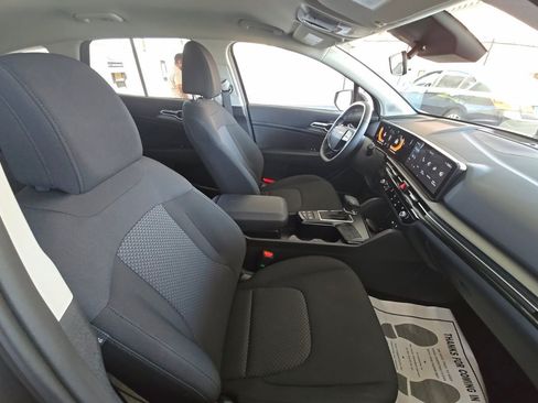 Used 2026 Kia Sportage LX FWD image 9