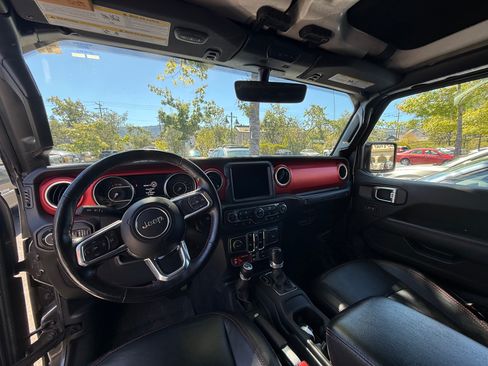 Used 2021 Jeep Wrangler Unlimited Rubicon AWD/4WD image 8
