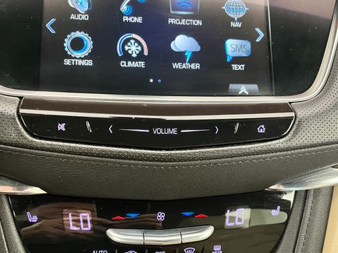 Used 2019 Cadillac XT5 Luxury FWD image 11