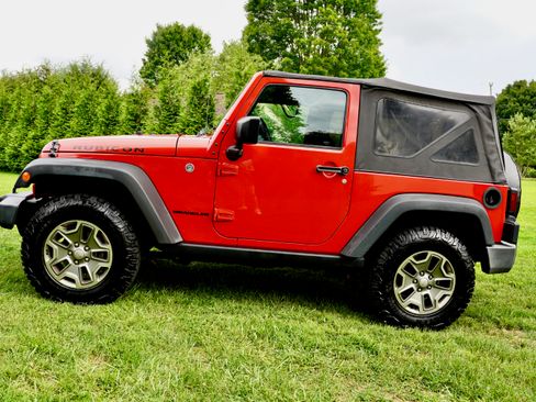 Used 2016 Jeep Wrangler Rubicon w/ Power Convenience Group AWD/4WD image 30