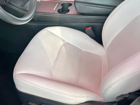 Used 2024 Tesla Model Y Long Range image 19