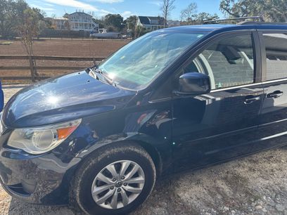 Used 2013 Volkswagen Routan SE