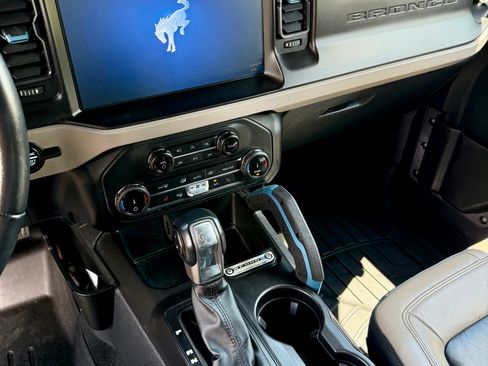 Used 2022 Ford Bronco Wildtrak AWD/4WD image 18