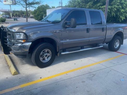 Used 2003 Ford F250 Lariat image 1