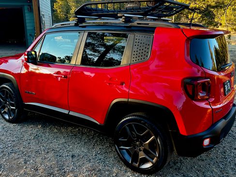 Used 2020 Jeep Renegade Altitude image 2