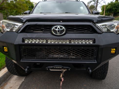 Used 2015 Toyota 4Runner Limited image 9