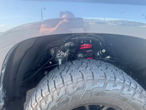 Used 2015 Toyota Tundra Limited w/ Limited Premium Package AWD/4WD image 6