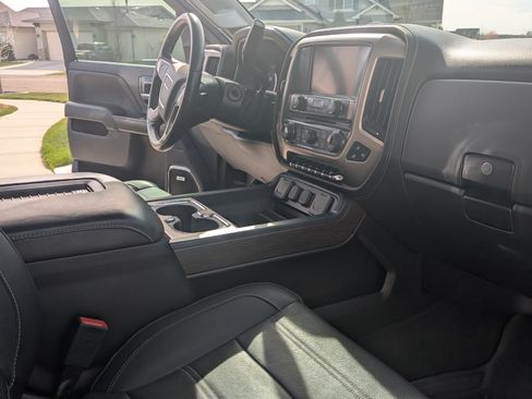 Used 2017 GMC Sierra 3500 Denali w/ Duramax Plus Package image 13