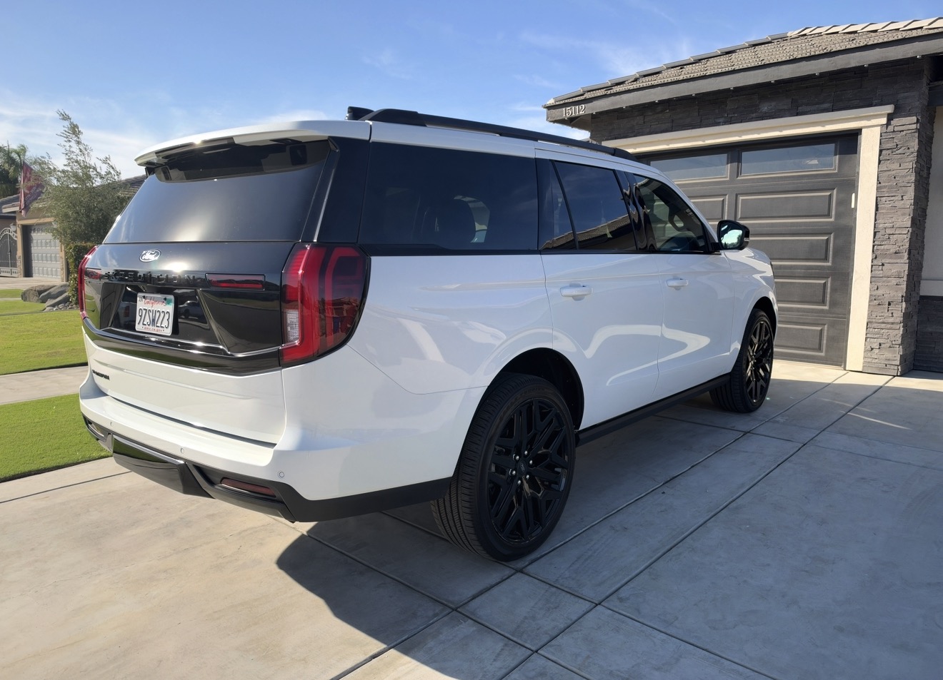 Used 2026 Ford Expedition Platinum w/ Stealth Performance Package AWD/4WD image 2