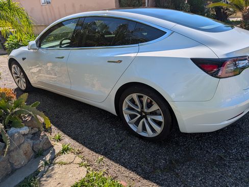 Used 2018 Tesla Model 3 Long Range image 5