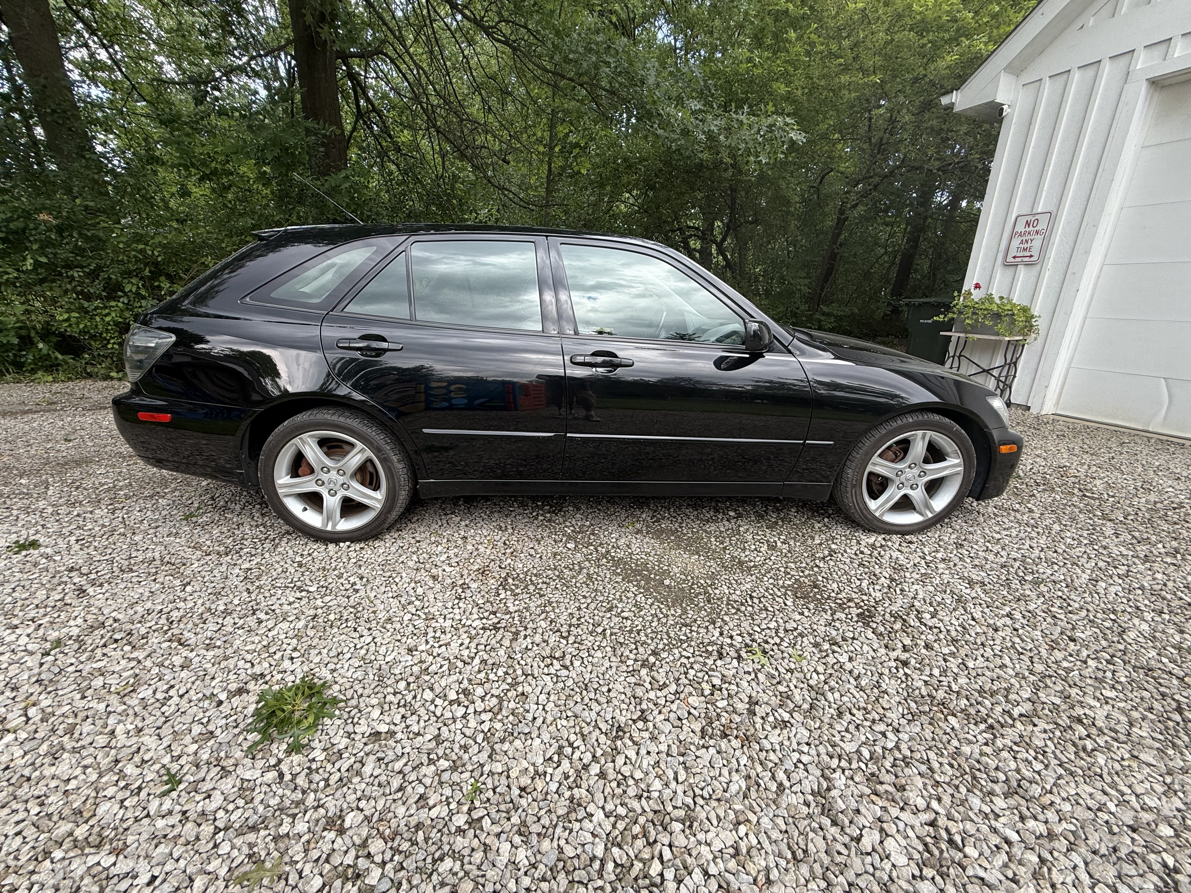 Used 2003 Lexus IS 300 SportCross RWD image 5