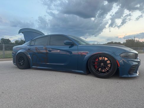 Used 2020 Dodge Charger SRT Hellcat w/ Harman/Kardon Audio Group image 9