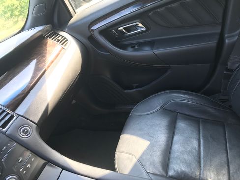 Used 2016 Ford Taurus Limited FWD image 19