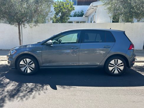 Used 2019 Volkswagen e-Golf SEL Premium image 6