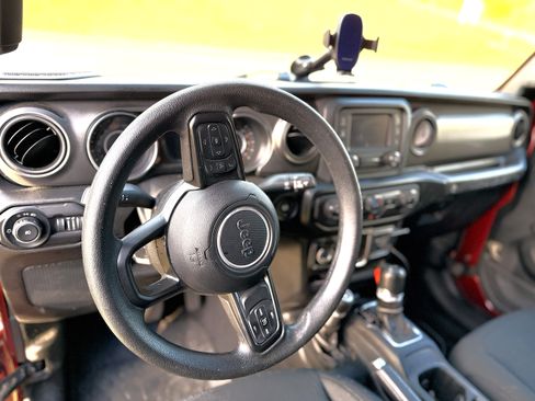 Used 2021 Jeep Wrangler Sport image 10