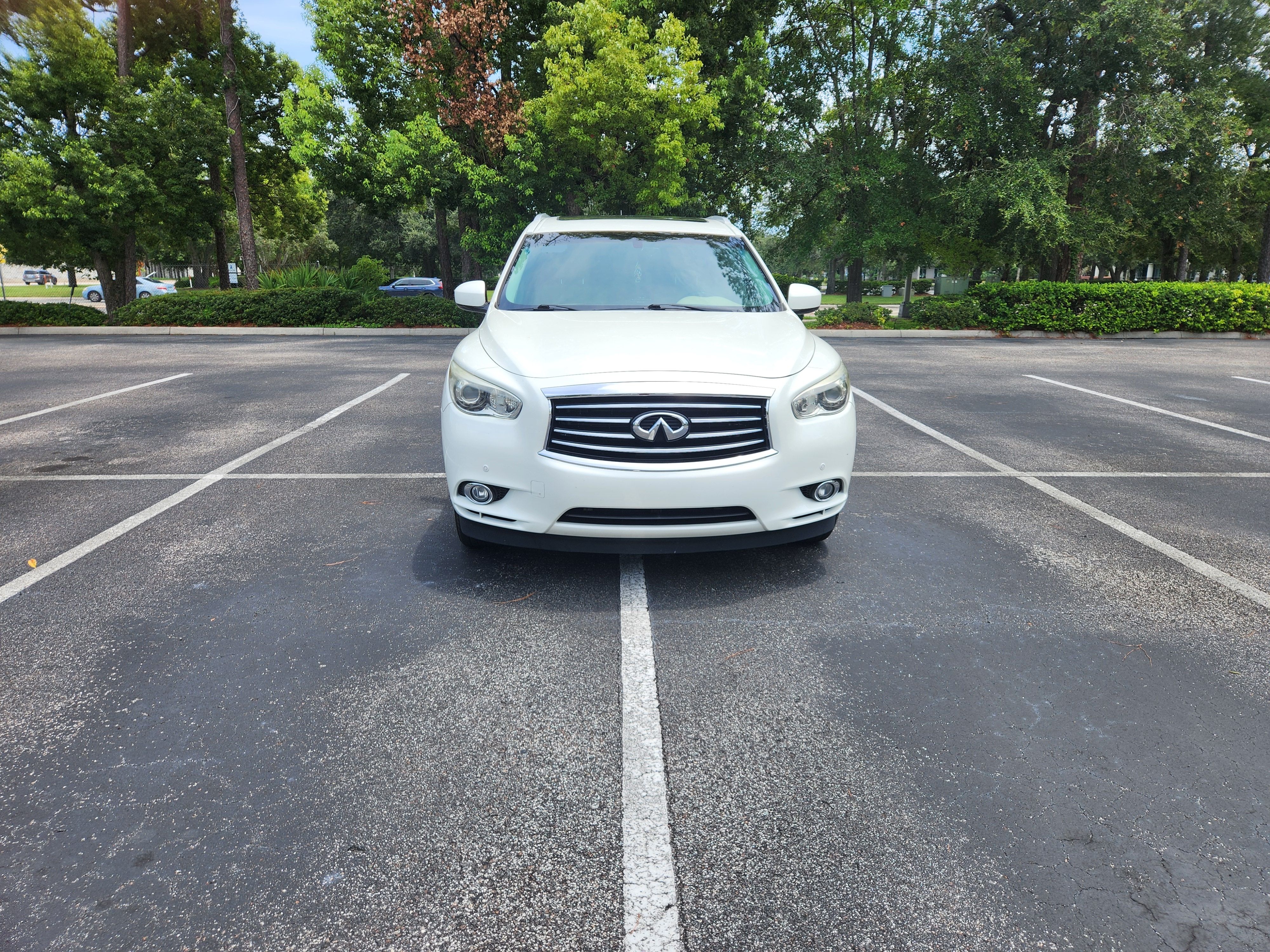 Used 2015 INFINITI QX60 FWD w/ Driver Assistance Package image 2