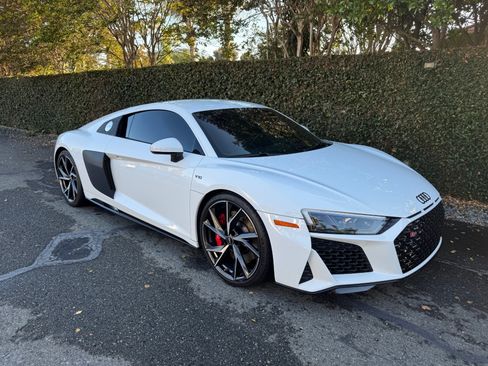Used 2021 Audi R8 V10 w/ Premium Package image 13