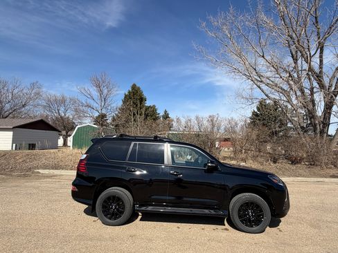 Used 2022 Lexus GX 460 w/ Black Line Special Edition image 14