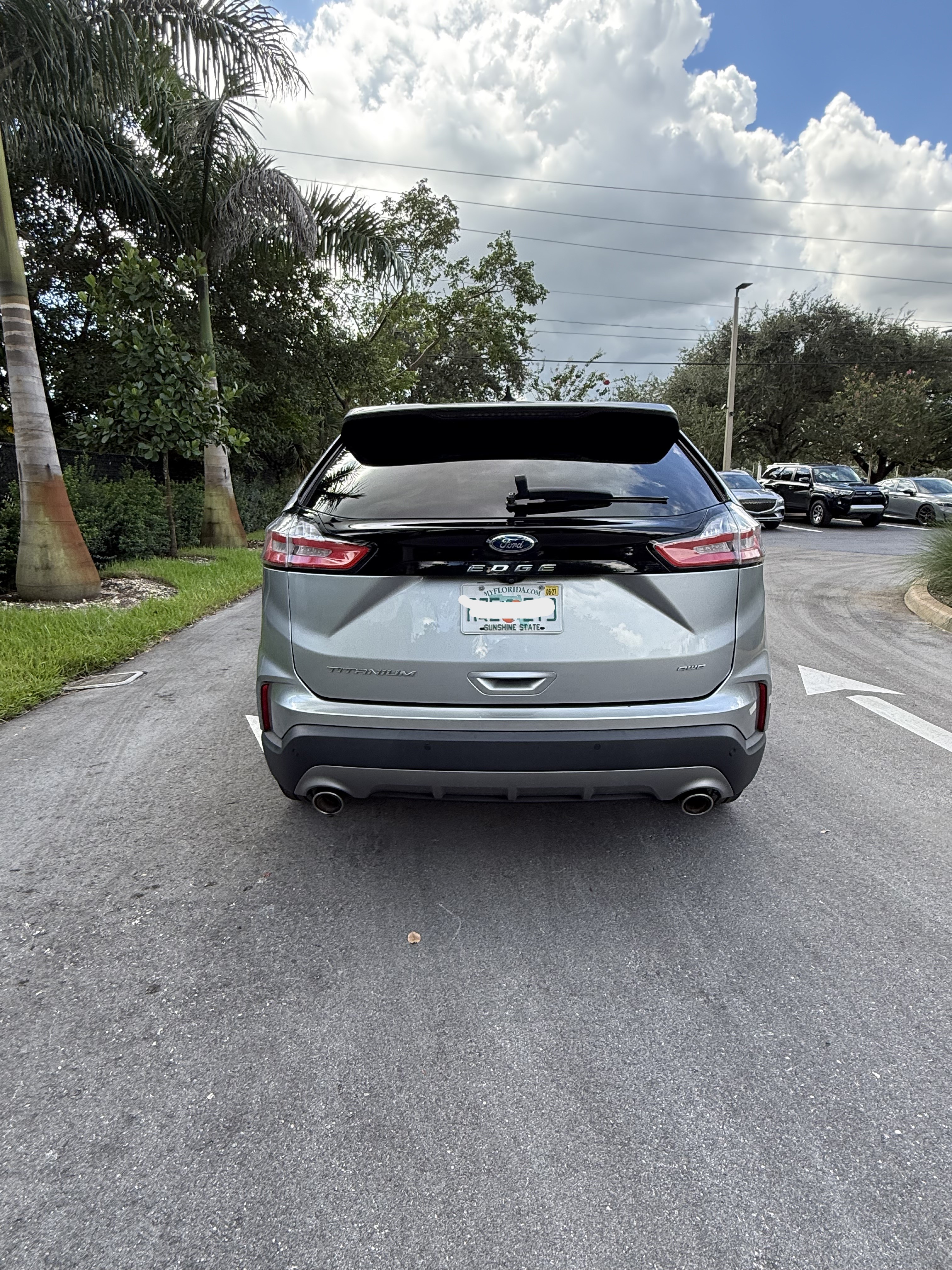 Used 2023 Ford Edge Titanium AWD/4WD image 5
