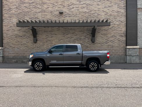 Used 2015 Toyota Tundra SR5 w/ TRD Off Road Package AWD/4WD image 2