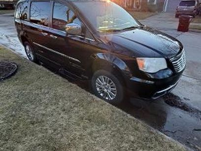 Used 2013 Chrysler Town & Country Touring-L w/ Driver Convenience Group