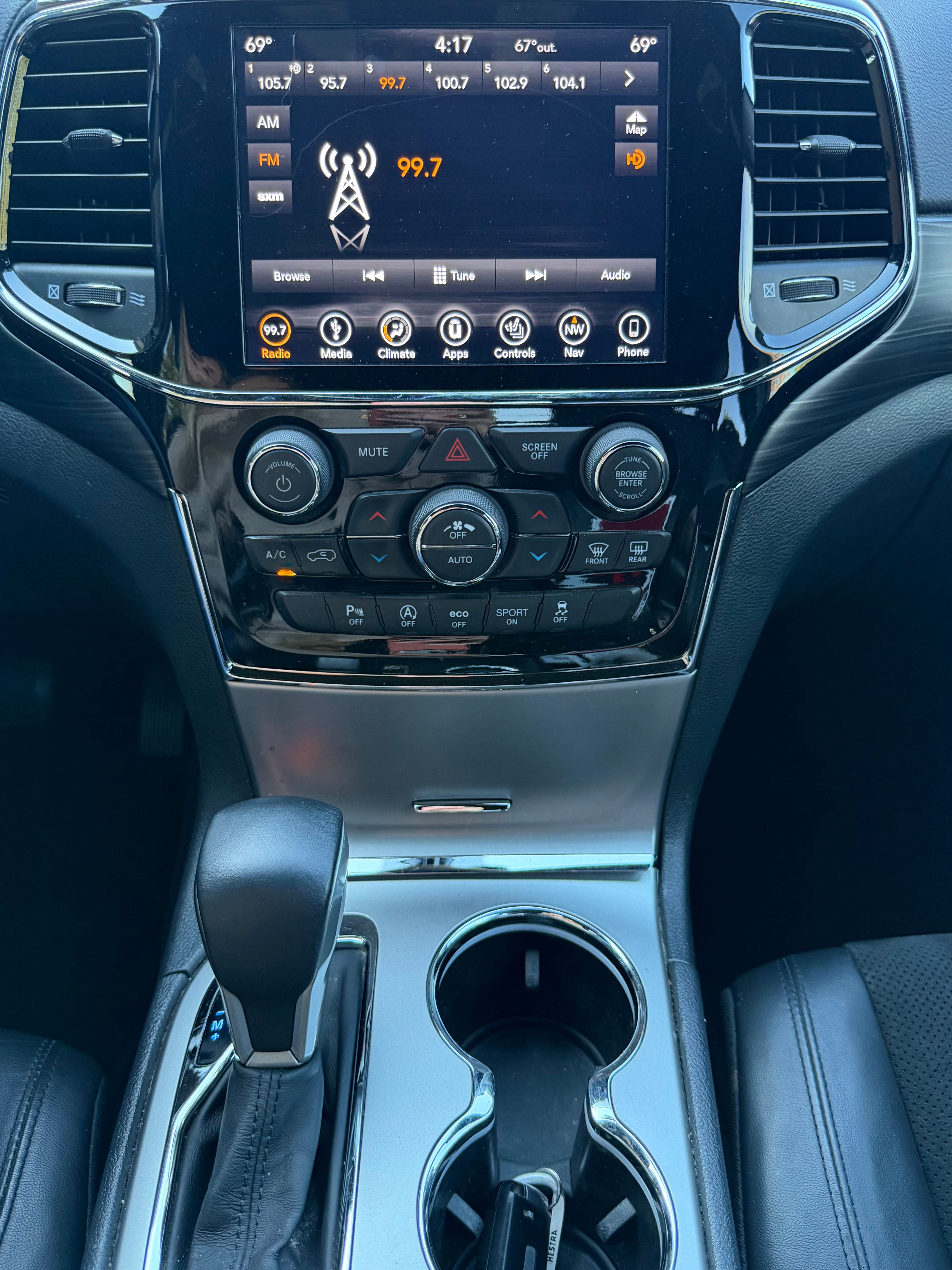 Used 2019 Jeep Grand Cherokee Altitude AWD/4WD image 13