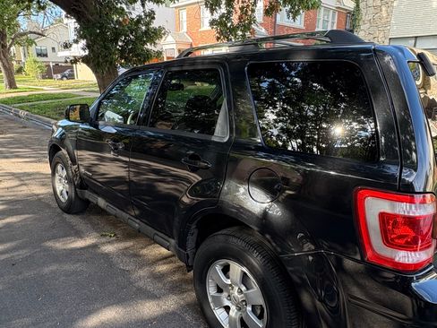 Used 2011 Ford Escape Limited image 4