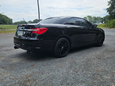 Used 2011 Chrysler 200 S image 1