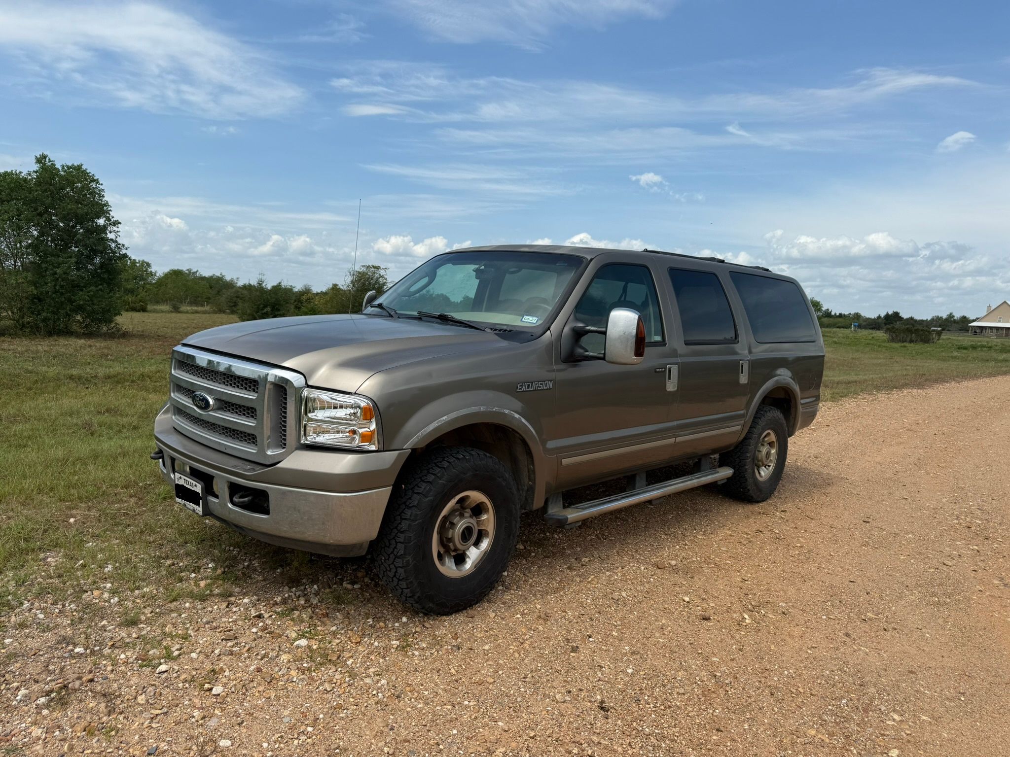 Used 2005 Ford Excursion Limited AWD/4WD image 1