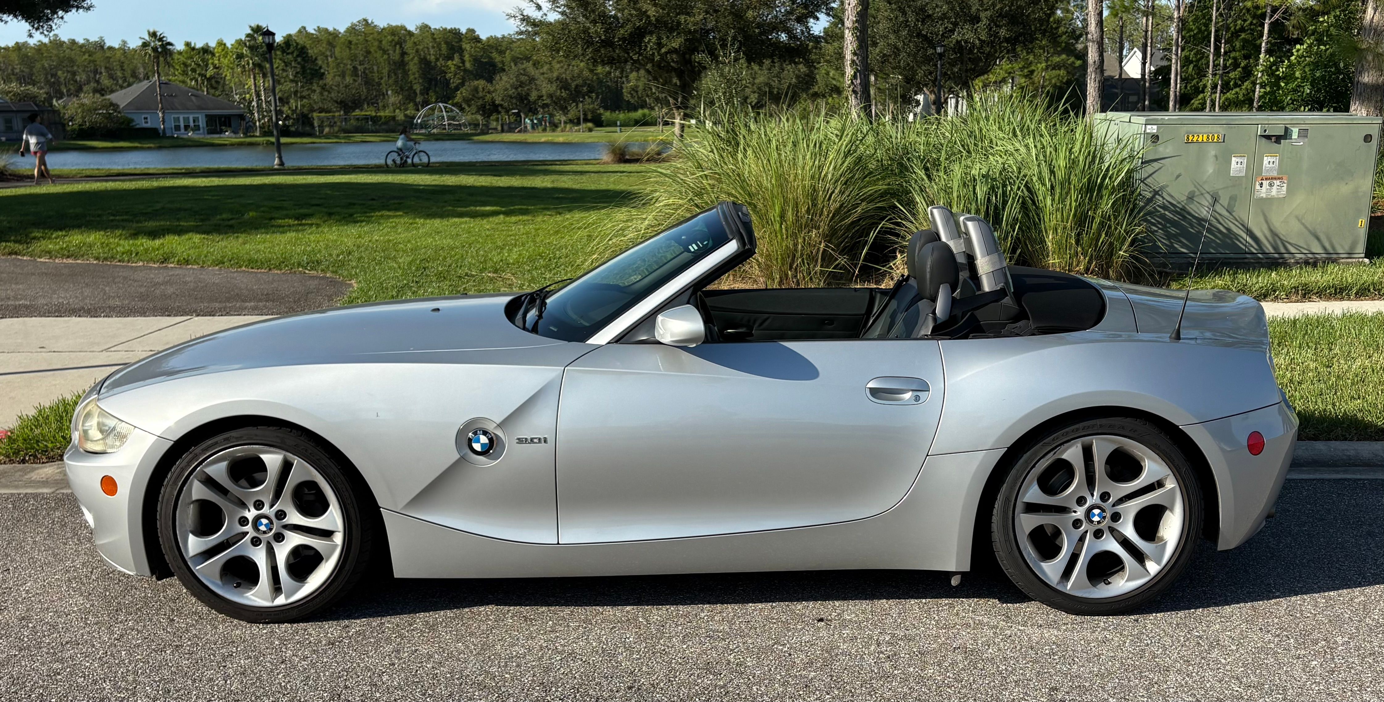 Used 2005 BMW Z4 3.0i RWD image 5