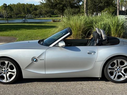 Used 2005 BMW Z4 3.0i RWD image 5