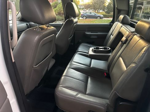 Used 2013 Chevrolet Silverado 3500 W/T w/ Snow Plow Prep Package image 10