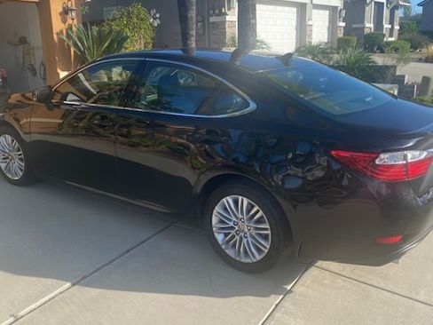 Used 2014 Lexus ES 350 w/ Premium Package FWD image 2